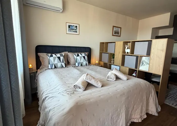 Royal Towers Lift View Apartament *