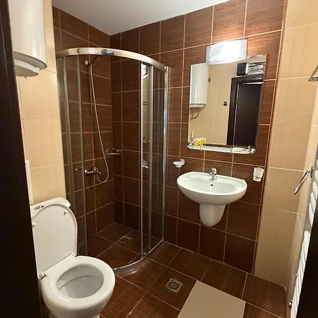 Royal Towers Lift View 公寓