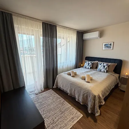 公寓 Royal Towers Lift View