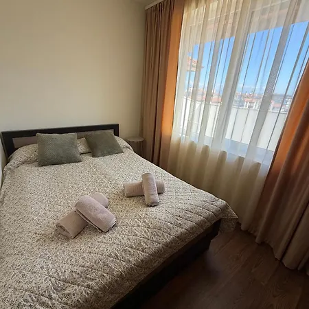 Royal Towers Lift View 公寓