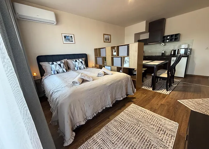 Royal Towers Lift View アパート *